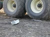 Weighing a liquid manure applicator during calibration